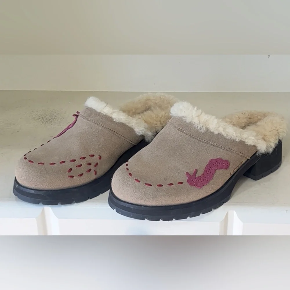 UGG Kid’s Suede Flutter Caterpillar/Butterfly Fur Lined Clog Mules Size 4